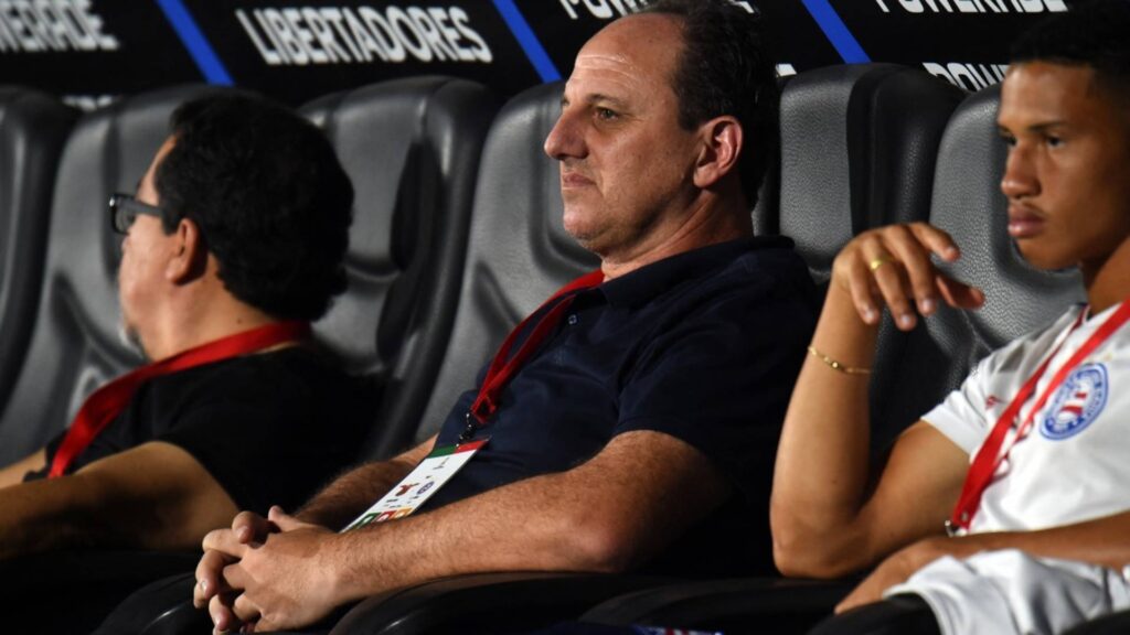 Rogério Ceni vai tentar com o Bahia vencer o São Paulo pela primeira vez. Foto: DANTE FERNANDEZ / AFP
