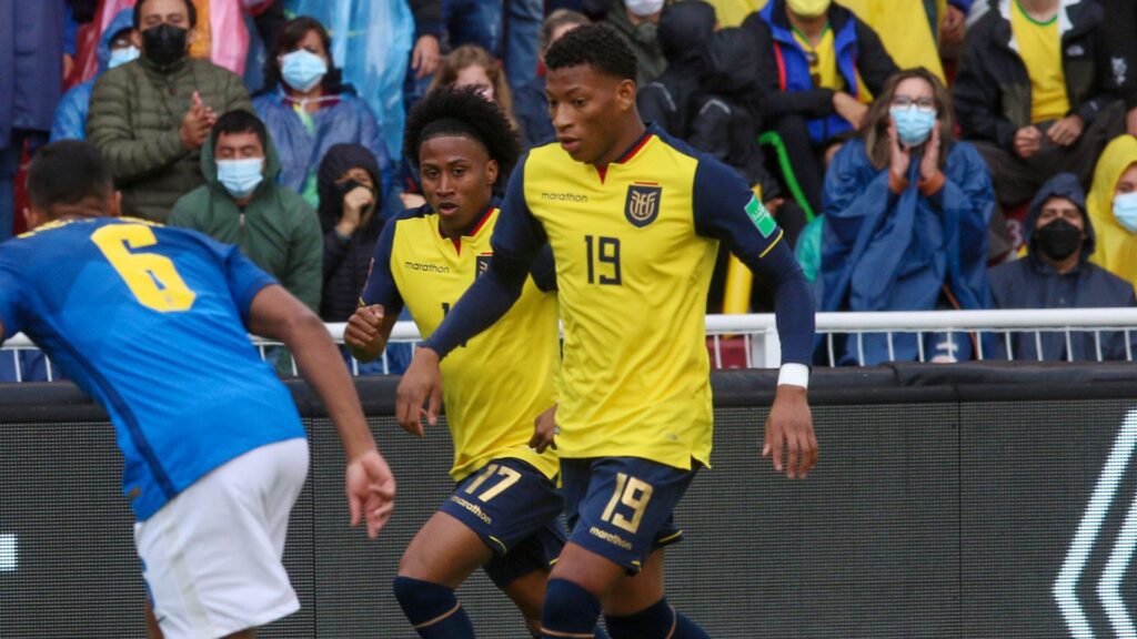 Gonzalo Plata, do Flamengo, está na lista de convocados do Equador (Foto: Reprodução)