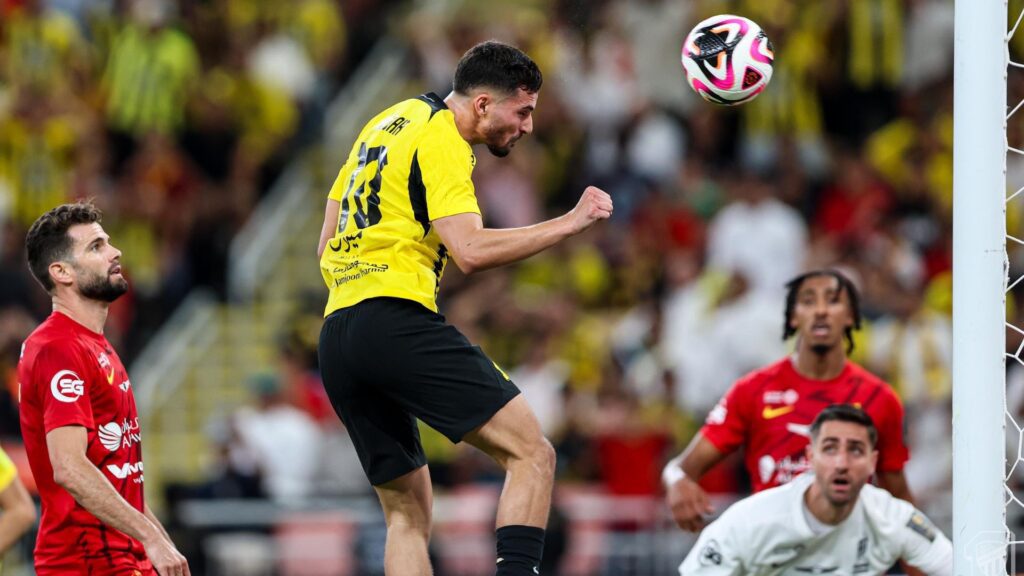 Al-Ittihad venceu o Al-Qadsiah pela Copa do Rei Saudita (Foto: Reprodução)