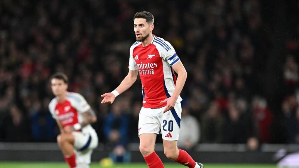 Jorginho tem pré-contrato com o Flamengo.