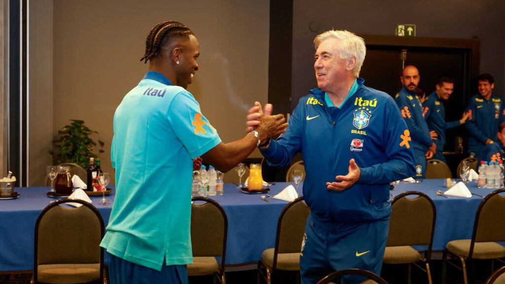 Vini Jr e Ancelotti se reencontram na Seleção. Foto: Rafael Ribeiro/CBF