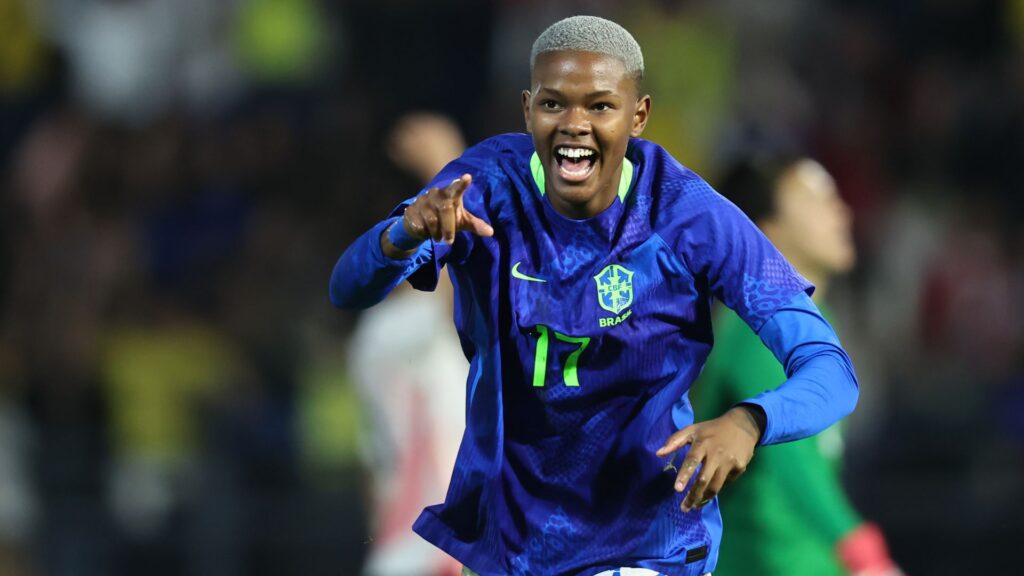 Jhonson comemora gol pela Seleção Brasileira