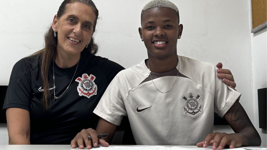 Jhonsson assinou contrato com o Corinthians até o fim de 2028