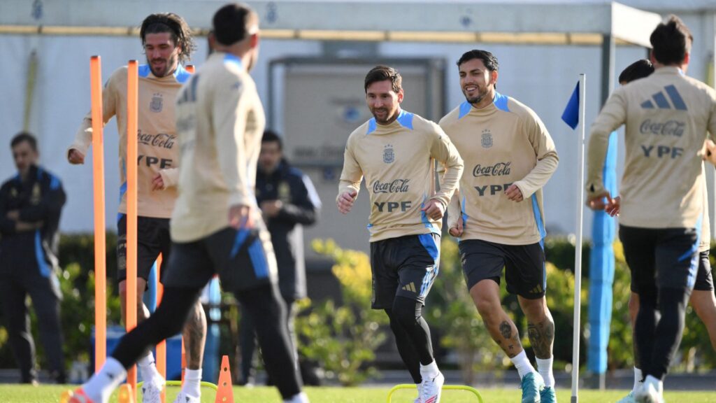 Messi durante treino da seleção argentina.