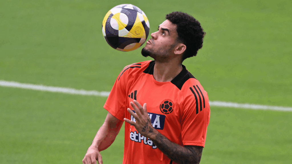 Luis Díaz treina com Seleção da Colômbia