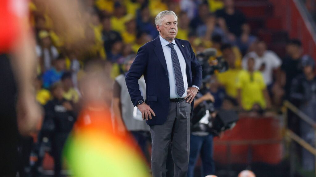 Carlo Ancelotti durante estreia na Seleção