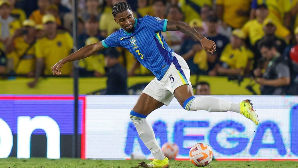 Alexsandro durante estreia na Seleção