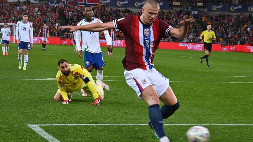 Haaland marcou um dos gols na vitória da Noruega sobre a Itália (Foto: Reprodução)