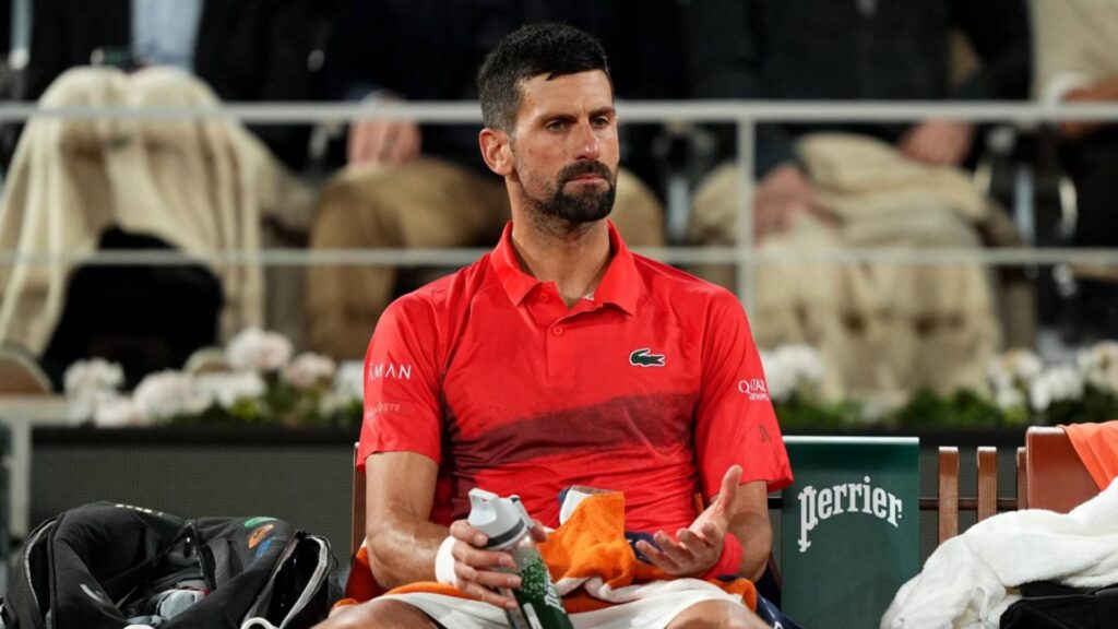 Djokovic pode ter feito sua última partida no saibro de Paris. Foto: Dimitar DILKOFF / AFP