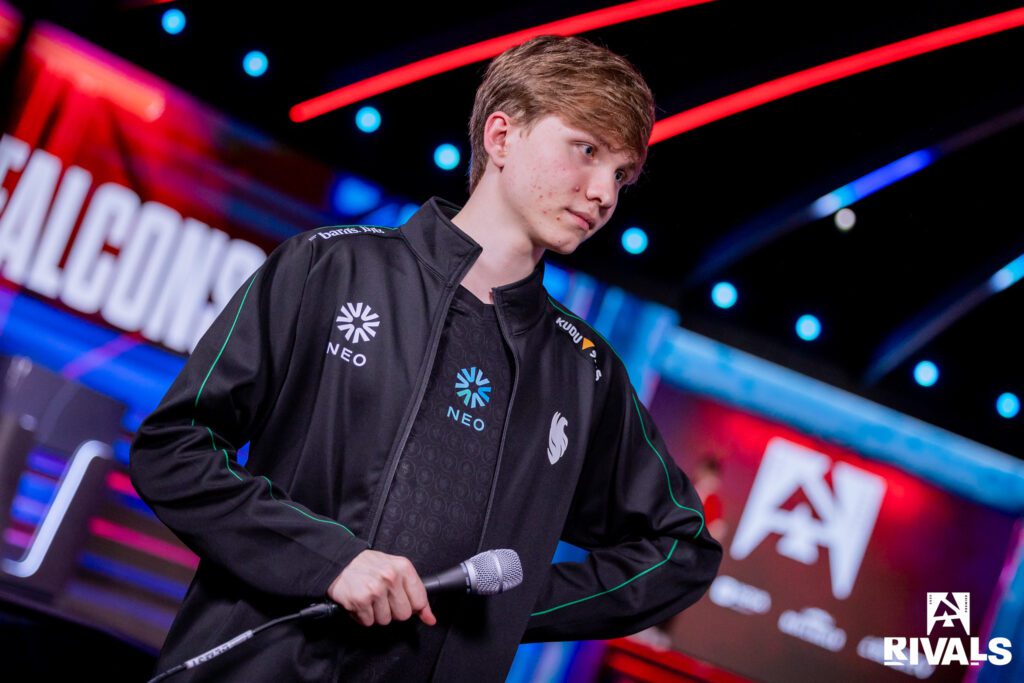 CS2: m0NESY tem steam hackeada; veja quanto o inventário