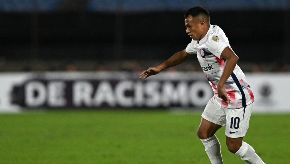 Nahuel Barrios durante partida do San Lorenzo na Libertadores
