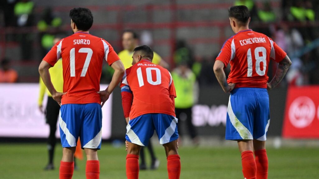 O Chile vai ficar de fora da 3ª Copa do Mundo consecutiva. Foto: AIZAR RALDES / AFP