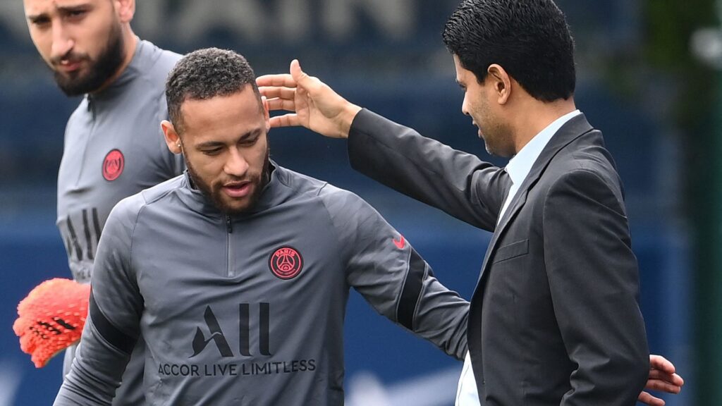 Neymar e Nasser Al-Khelaïfi, presidente do PSG (Foto: Franck Fife/AFP)