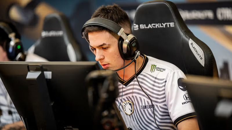 R6: Wildcard surpreende e anuncia Lagonis como novo treinador