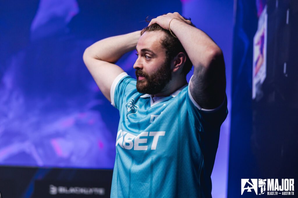 CS2: Lucaozy vai ao banco do MIBR