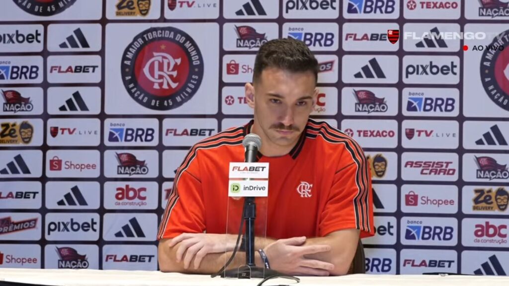 Léo Ortiz comentou situação de Gerson durante entrevista nesta sexta-feira.