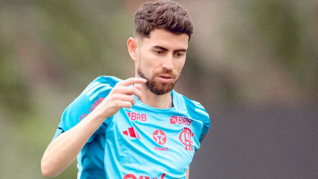 Jorginho deve estrear no Flamengo nesta segunda (Foto: Adriano Fontes/CRF)