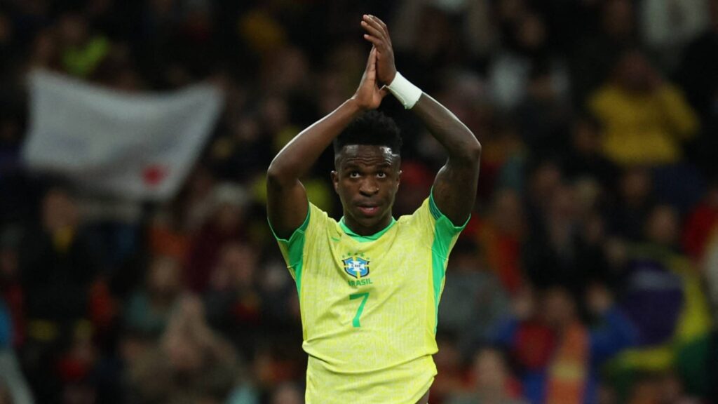 Vini Jr. durante jogo com a seleção brasileira. Foto: Pierre-Philippe MARCOU / AFP