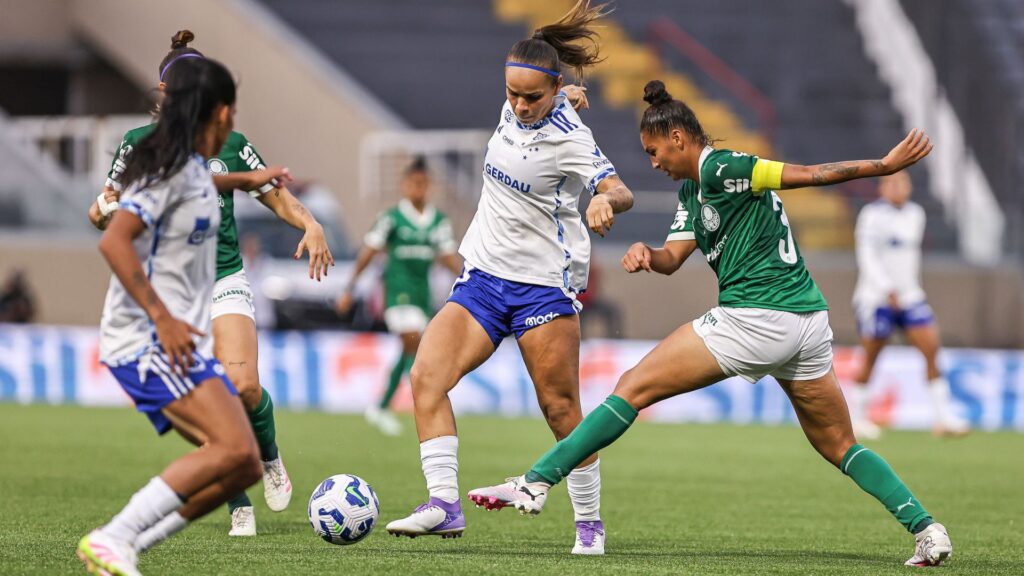 Cruzeiro e Palmeiras já garantiram a classificação no Brasileirão Feminino (Foto: Staff Images/CBF)