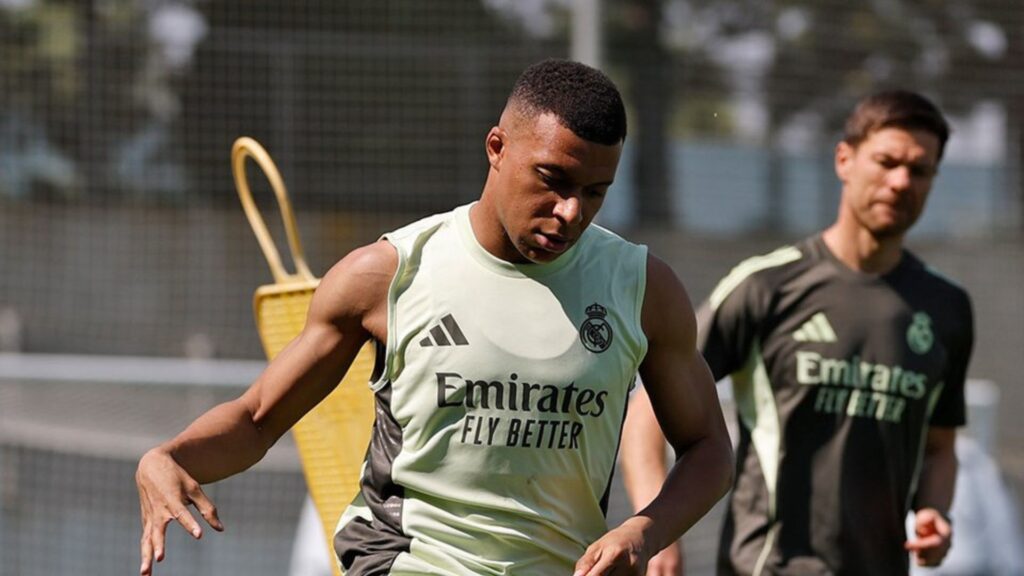 Mbappé durante treino do Real Madrid.