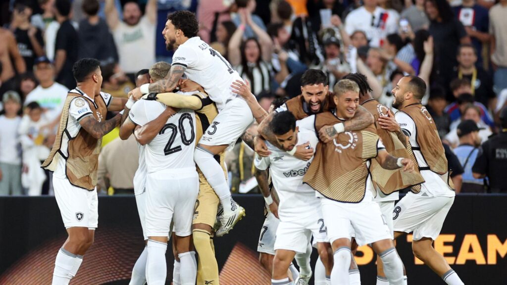 Jogadores do Botafogo comemoram vitória