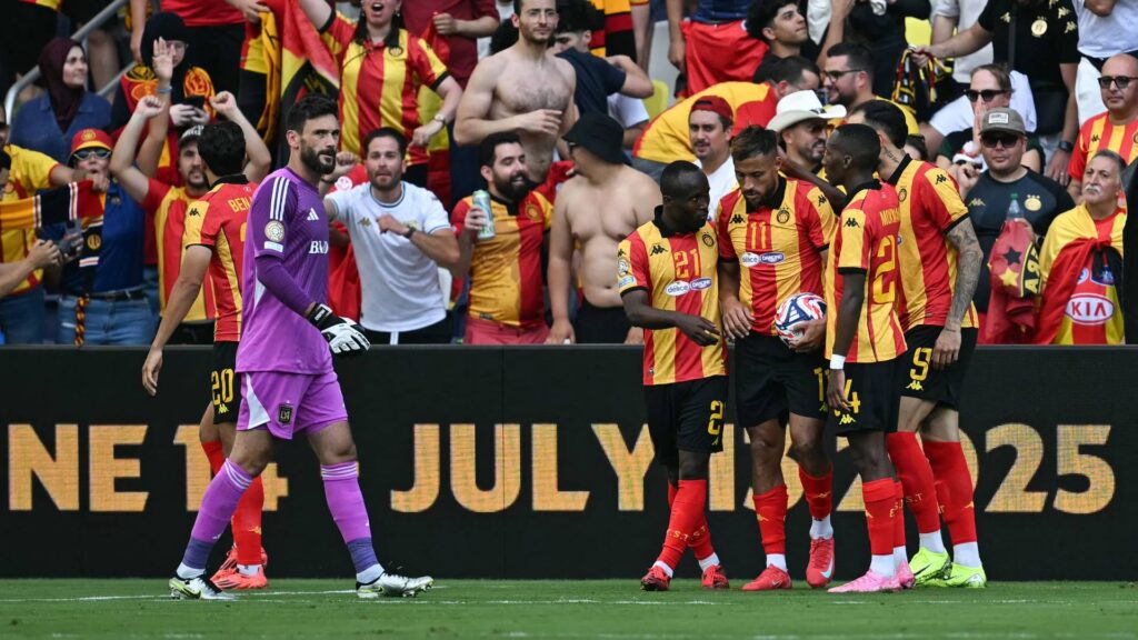 O Espérance segue com chances de classificação. Foto: Paul ELLIS / AFP