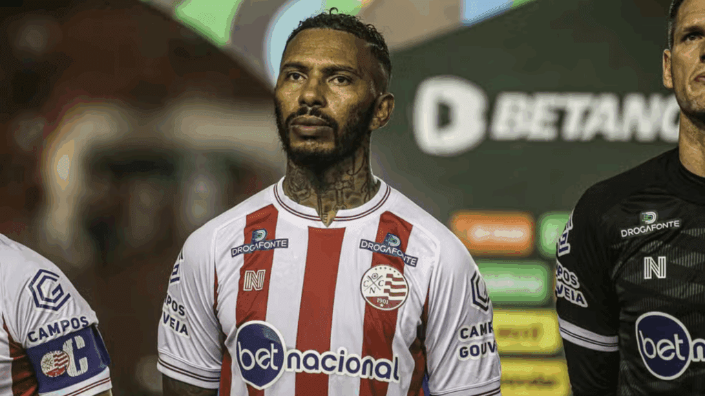 Paulo Miranda defendia o Náutico pouco antes da suspensão