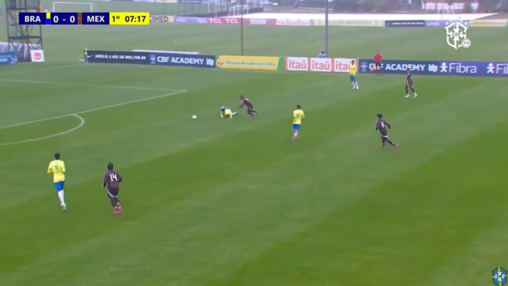 Seleção Brasileira foi derrotada pelo México por 1x0.