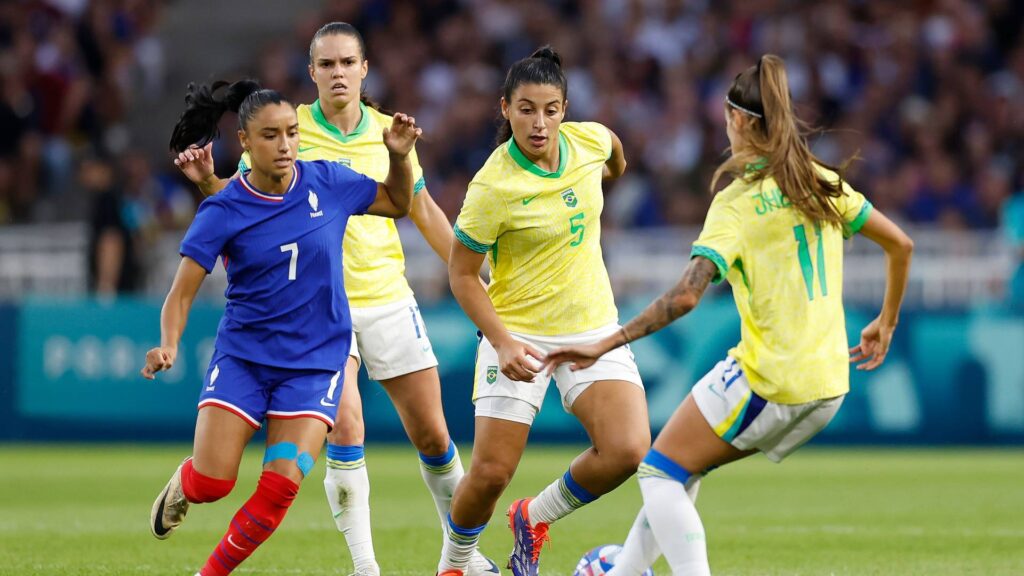 Duelo entre a França e a seleção brasileira acontece em no Stade Del Alpes, em Grenoble. Foto: Rafael Ribeiro / CBF