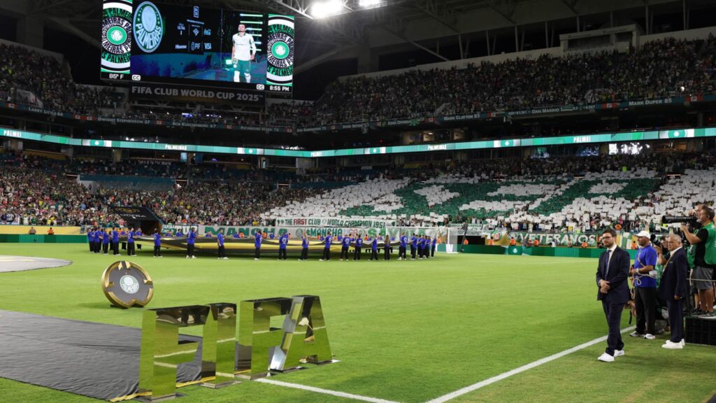 Torcida do Palmeiras em partida contra o Inter Miami na Copa do Mundo de Clubes