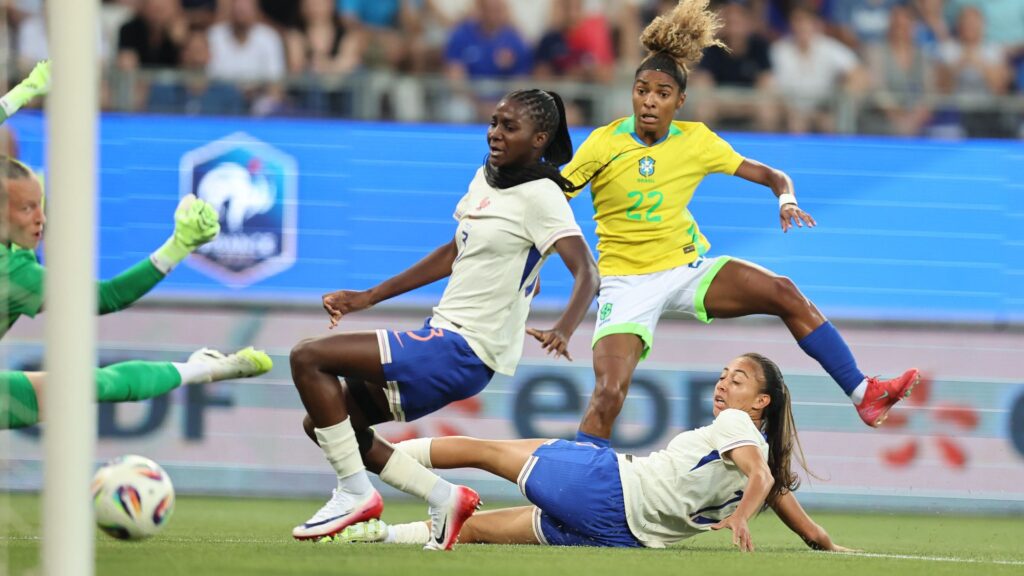 França venceu o Brasil de virada em amistoso (Foto: Lívia Villas Boas/CBF)