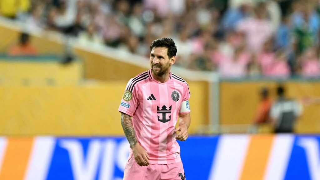 Messi fará o primeiro reencontro contra o PSG, o seu antigo. Foto: PATRICIA DE MELO MOREIRA / AFP
