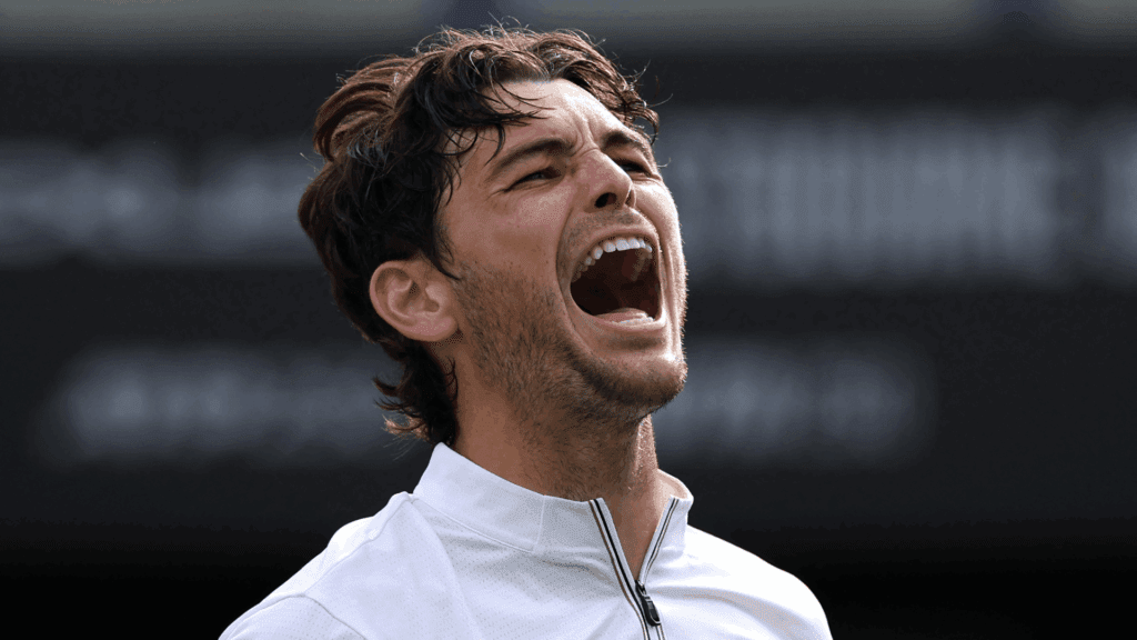 Taylor Fritz foi campeão em Eastbourne pela 4ª vez