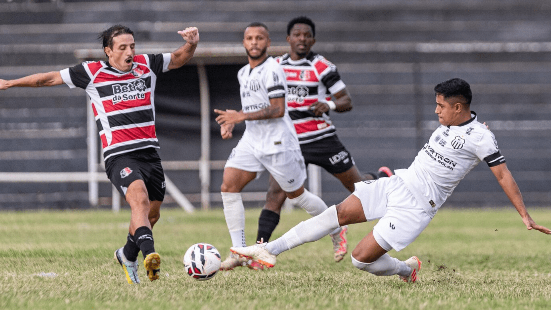 Santa Cruz e Central já se enfrentaram na Série D no Lacerdão; Tricolor levou a melhor por 2 x 1