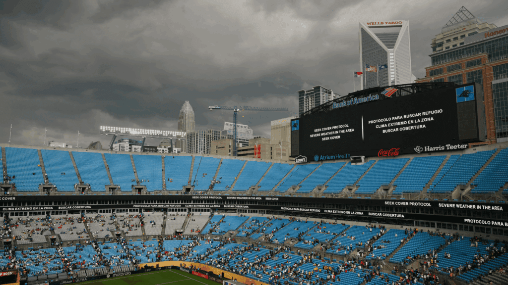 Copa do Mundo de Clubes tem sexto jogo interrompido por mau tempo