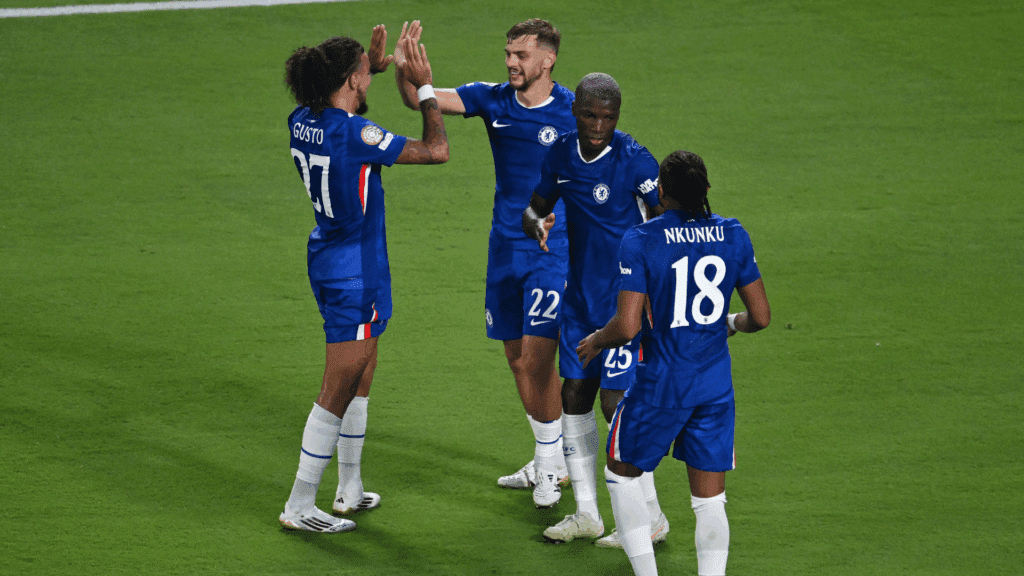 Chelsea e Barcelona foram punidos pela Uefa. Foto: ANGELA WEISS/AFP