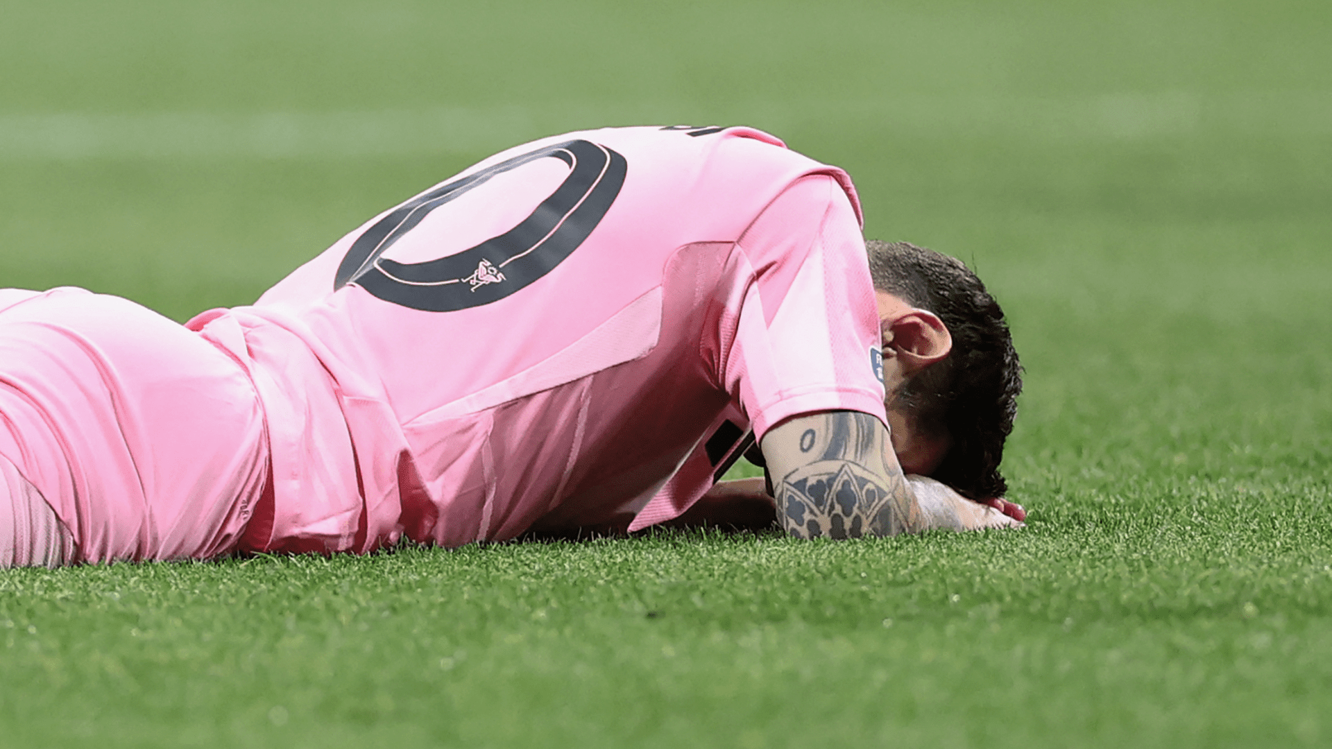 Messi tentou capitanear o Inter Miami à classificação, mas acabou superado pelo PSG