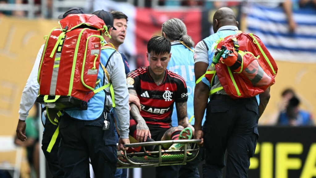Pulgar na saída de Flamengo x Bayern.