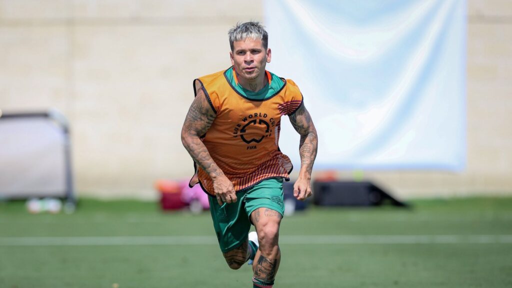 Soteldo em treino do Fluminense