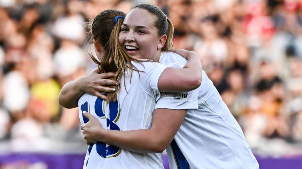 A Finlândia começou a competição com o pé direito. Foto: Fabrice COFFRINI / AFP