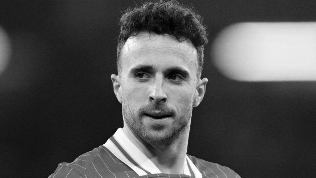 Diogo Jota em campo pelo Liverpool