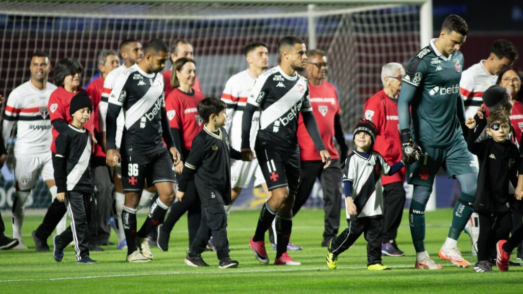 Vasco e Montevideo acusaram contratantes de não cumprirem acordo. Fotos: Matheus Lima/Vasco.