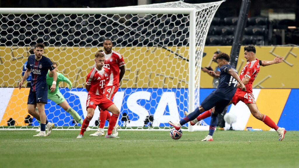 Doué marcou primeiro gol na vitória do PSG sobre o Bayern (Foto: Alex Grimm/Getty Images via AFP)