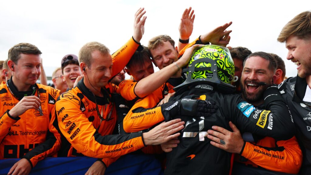 Lando Norris celebra vitória no GP da Inglaterra de F1 (Foto: Reprodução)