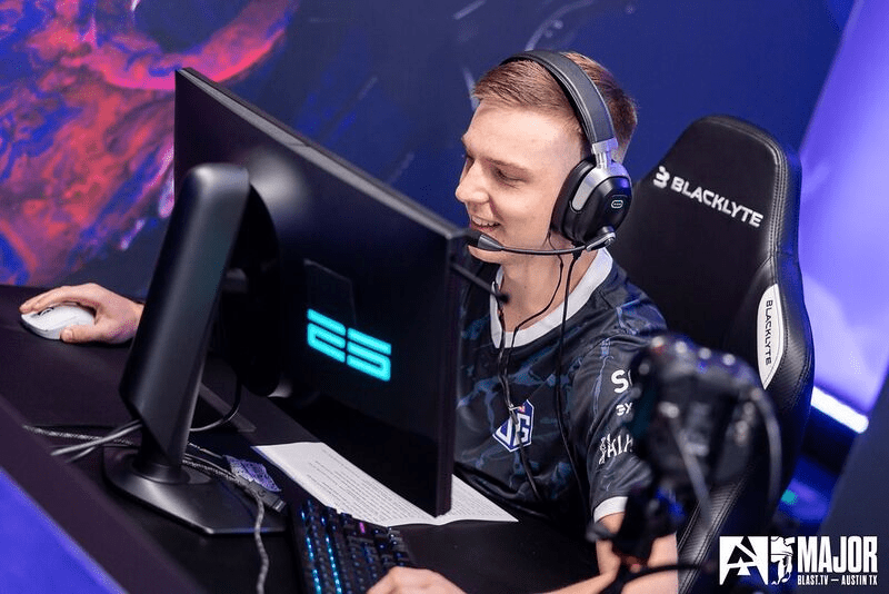 CS2: OG mira substituição de buzz