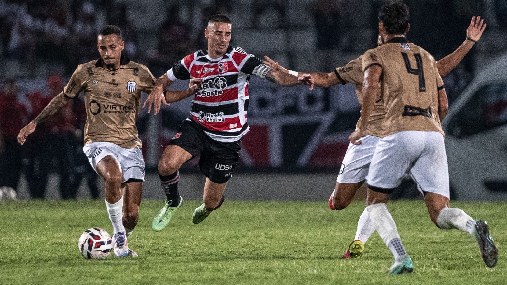 Santa Cruz e Central se enfrentando na Série D