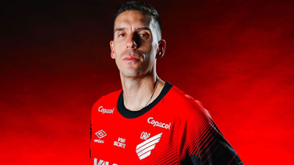 Aguirre é o novo reforço do Athletico-PR