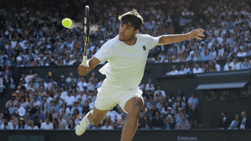 Carlos Alcaraz chegou à terceira semifinal consecutiva em Wimbledon