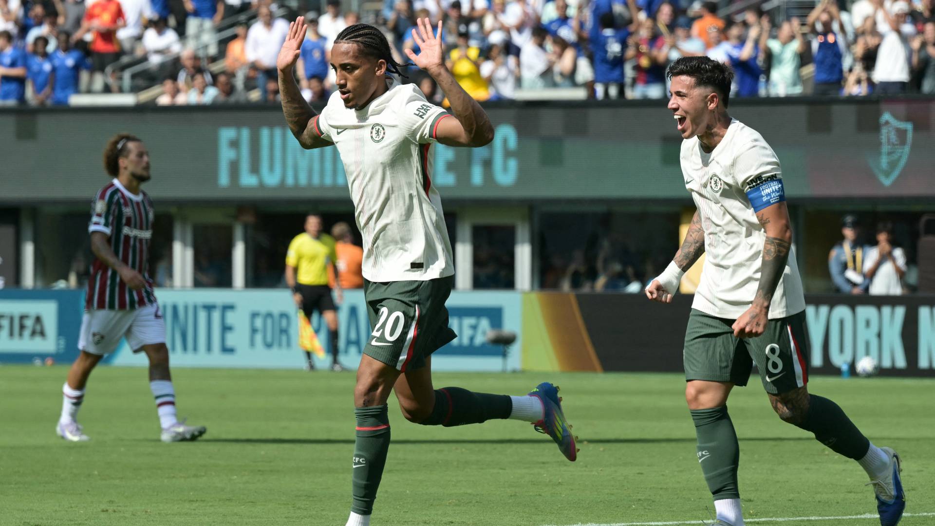 João Pedro marcou os dois gols da vitória do Chelsea contra seu ex-clube. Foto: JUAN MABROMATA / AFP