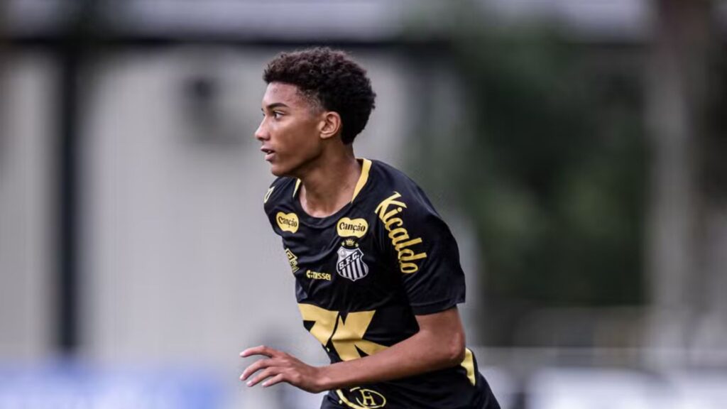 Robinho Jr. em treino do Santos.